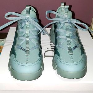 Guaranteed authentic Christian Dior Sneakers US9